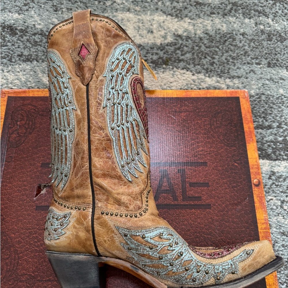 Corral Women’s Sand Heart and Wings Overlay and Embroidery Size 11 - Picture 8 of 11